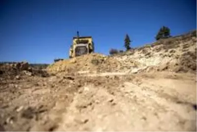 Mut-Ermenek arasında yol çalışmalarına başlandı Mut-Ermenek arasında yol çalışmalarına başlandı
