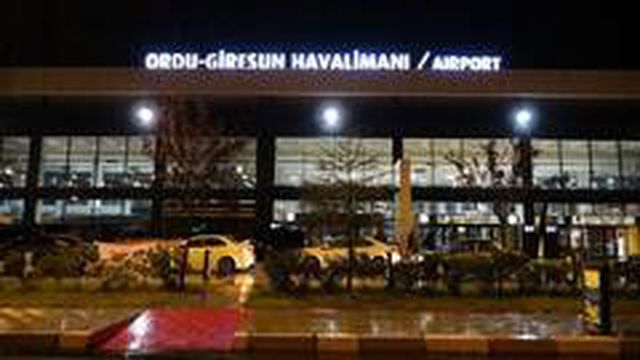 Şiddetli sağanak hava ulaşımını engelledi