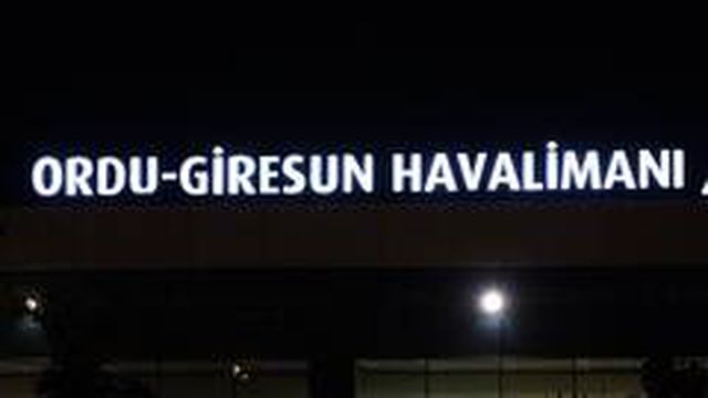 Şiddetli sağanak hava ulaşımını engelledi