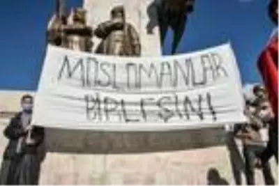 Saraçhane Parkı'nda Fransa protestosu