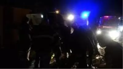 Son dakika haberi: Sivas'ta kamyon yan yattı, araç içerisinde sıkışan sürücü güçlükle kurtarıldı Son dakika haberi: Sivas'ta kamyon yan yattı, araç içerisinde sıkışan sürücü güçlükle kurtarıldı