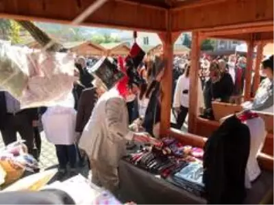 Talas 'Maharetli Eller Kadın Üretim Pazarı' açıldı Talas 'Maharetli Eller Kadın Üretim Pazarı' açıldı