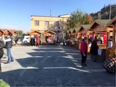 Talas 'Maharetli Eller Kadın Üretim Pazarı' açıldı Talas 'Maharetli Eller Kadın Üretim Pazarı' açıldı