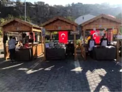 Talas 'Maharetli Eller Kadın Üretim Pazarı' açıldı Talas 'Maharetli Eller Kadın Üretim Pazarı' açıldı