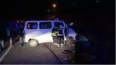 Tekirdağ'da vidanjörle minibüs çarpıştı: 1 ölü Tekirdağ'da vidanjörle minibüs çarpıştı: 1 ölü