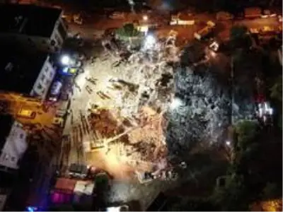 14 yaşındaki İdil, 58 saat sonra enkazdan böyle sağ çıkarıldı