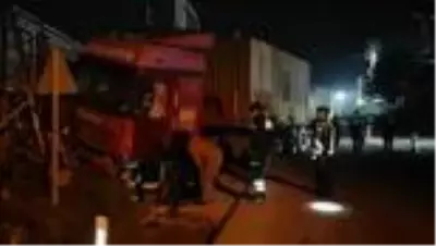 4 aracın karıştığı kazada 2 kişi yaralandı 4 aracın karıştığı kazada 2 kişi yaralandı