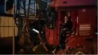 4 aracın karıştığı kazada 2 kişi yaralandı 4 aracın karıştığı kazada 2 kişi yaralandı
