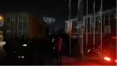 4 aracın karıştığı kazada 2 kişi yaralandı 4 aracın karıştığı kazada 2 kişi yaralandı