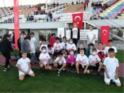 Bandırma atletizmde madalyaları topladı Bandırma atletizmde madalyaları topladı