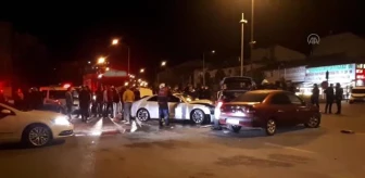 Bayburt'ta 3 otomobilin karıştığı zincirleme trafik kazasında 7 kişi yaralandı