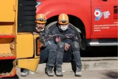 Depremin kahramanları üzüntü ve sevinci bir arada yaşıyor Depremin kahramanları üzüntü ve sevinci bir arada yaşıyor