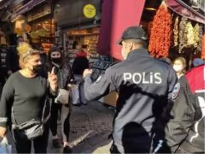 Eminönü'nde turistlere yönelik drone destekli korona virüs denetimi Eminönü'nde turistlere yönelik drone destekli korona virüs denetimi