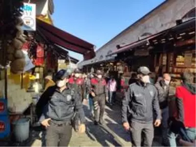 Eminönü'nde turistlere yönelik drone destekli korona virüs denetimi Eminönü'nde turistlere yönelik drone destekli korona virüs denetimi