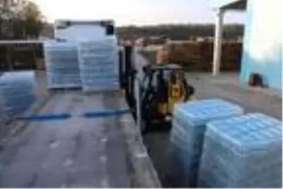 Eskişehir'den İzmir'e iki TIR su yardımı