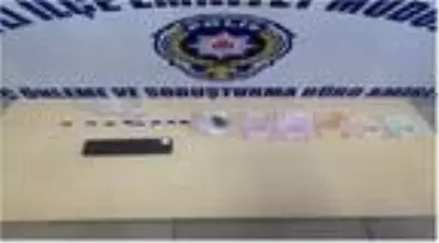 Evinde uyuşturucuyla yakalanan şüpheli tutuklandı Evinde uyuşturucuyla yakalanan şüpheli tutuklandı