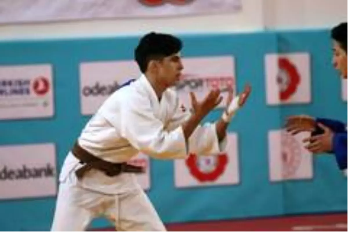 Kağıtsporlu judocular Avrupa yolcusu