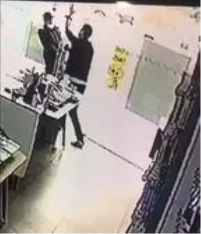 Kameraya yansıyan cinayetin şüphelisi tutuklandı Kameraya yansıyan cinayetin şüphelisi tutuklandı