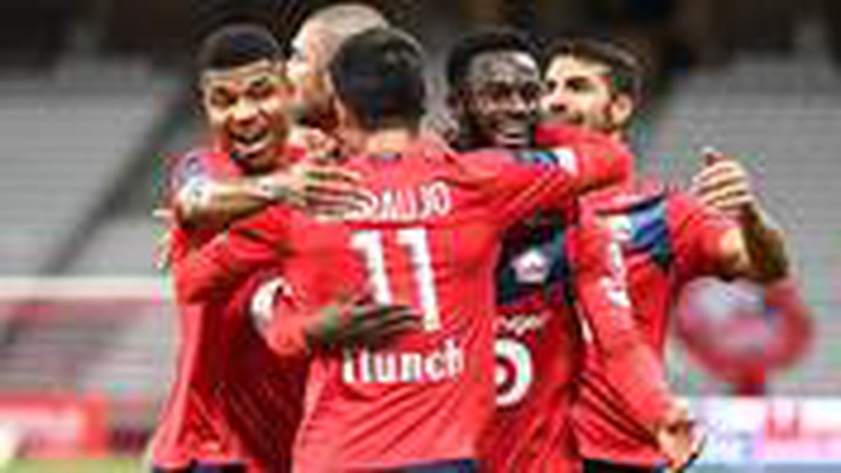 Lille, Zeki Çelik'in kendi kalesine attığı golle Lyon ile 1-1 berabere kaldı