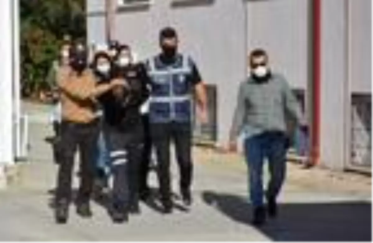 Marketler zincirinden bebek maması ve kozmetik ürünü hırsızlığına 3 gözaltı