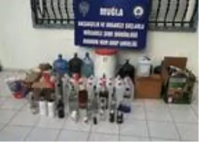 Muğla'daki sahte içki ve kaçakçılık operasyonu şüphelilerinden 6'sı tutuklandı Muğla'daki sahte içki ve kaçakçılık operasyonu şüphelilerinden 6'sı tutuklandı