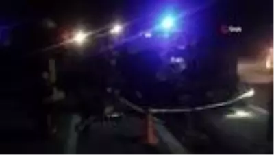 Son dakika haber... Otomobil traktör römorkuna çarptı: 1 ölü, 2 yaralı