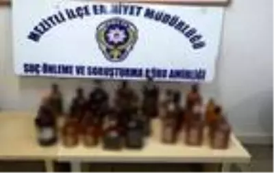 Piyasaya sürülmeye hazır 30 şişe sahte içki ele geçirildi Piyasaya sürülmeye hazır 30 şişe sahte içki ele geçirildi