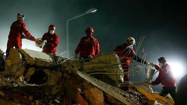 Son Dakika: İzmir'deki 6,6 büyüklüğündeki depremde can kaybı 79'a yükseldi