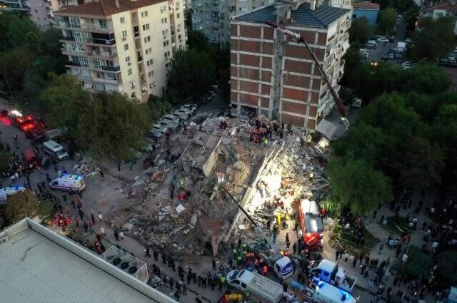 Son Dakika: İzmir'deki depremde bilanço ağırlaşıyor: Can kaybı 92'ye yükseldi