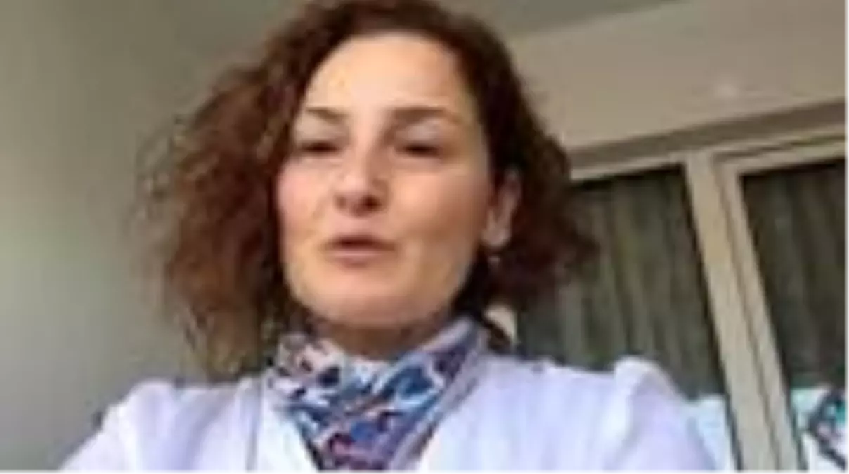 Anlattığı masallarla minik kalplere dokunuyor