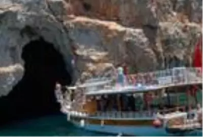 Aşıklar Mağarası turistlerin ilgi odağı Aşıklar Mağarası turistlerin ilgi odağı