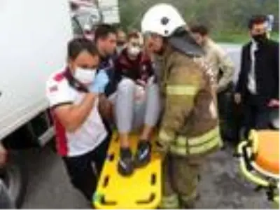 Son dakika haber! Beykoz'da kaza; yaralı sürücüyü itfaiye kurtardı Son dakika haber! Beykoz'da kaza; yaralı sürücüyü itfaiye kurtardı