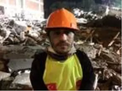 Bedeni küçük, yüreği kocaman! Deprem enkazında günlerdir uyumadan hayat kurtarıyor