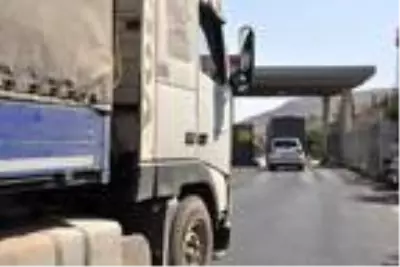 BM'den İdlib'e 44 TIR ile insani yardım BM'den İdlib'e 44 TIR ile insani yardım