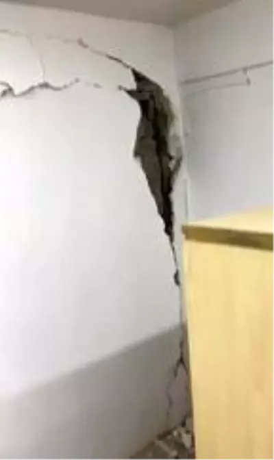 Son dakika haberleri! Depreme tekstil atölyesinde yakalanan çalışanların kaçtığı ve eşyaların sallandığı anlar kamerada Son dakika haberleri! Depreme tekstil atölyesinde yakalanan çalışanların kaçtığı ve eşyaların sallandığı anlar kamerada