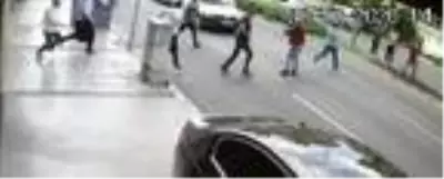 Son dakika haberleri! Depreme tekstil atölyesinde yakalanan çalışanların kaçtığı ve eşyaların sallandığı anlar kamerada Son dakika haberleri! Depreme tekstil atölyesinde yakalanan çalışanların kaçtığı ve eşyaların sallandığı anlar kamerada