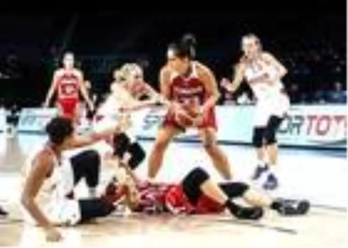 Esra Ural Topuz: 'Avrupa Şampiyonasına emin adımlarla gitmek istiyoruz'