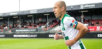 Groningen formasıyla futbola geri dönen Arjen Robben, sakatlandı
