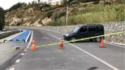 Hatay'da Samandağ-Arsuz yolu trafiğe kapatıldı Hatay'da Samandağ-Arsuz yolu trafiğe kapatıldı
