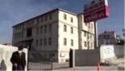 İzmir'deki depremde ölen babaanne ve 4 torununun akrabası Tayfun Yücel, aileyi anlattı İzmir'deki depremde ölen babaanne ve 4 torununun akrabası Tayfun Yücel, aileyi anlattı