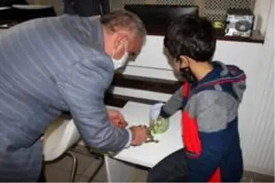 İzmir'e iki kardeşten duygulandıran bağış İzmir'e iki kardeşten duygulandıran bağış