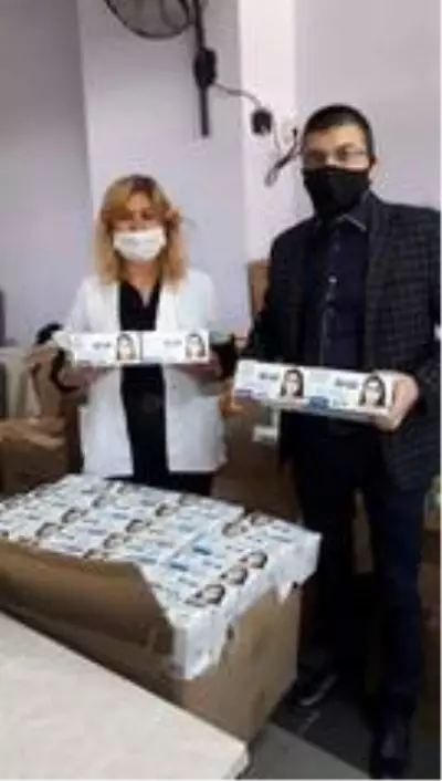 Karacasu Kaymakamlığı'ndan depremzedelere ve kurtarma ekiplerine maske desteği Karacasu Kaymakamlığı'ndan depremzedelere ve kurtarma ekiplerine maske desteği