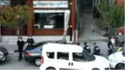 Kızılcahamam'da 17 yaşındaki kızın şüpheli ölümüyle ilgili 5 kişi adliyeye sevk edildi Kızılcahamam'da 17 yaşındaki kızın şüpheli ölümüyle ilgili 5 kişi adliyeye sevk edildi