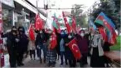 Simav'da yaşayan Azerbaycanlı kadınlardan Ermenistan protestosu Simav'da yaşayan Azerbaycanlı kadınlardan Ermenistan protestosu