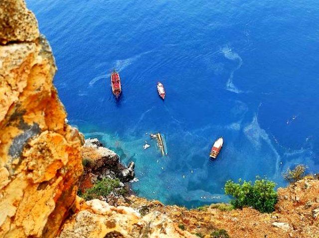 Son Dakika! Alanya'da yaklaşık 30 turistin bulunduğu tur teknesi alabora oldu