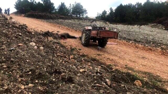 Yaşlı adam, kullandığı traktörün altında kalarak feci şekilde yaşamını yitirdi