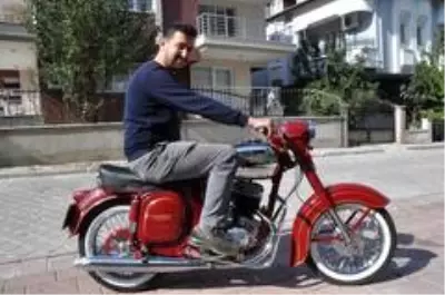 Restore ettiği 51 yaşındaki motosikletin son halini görenler gözlerine inanamıyor