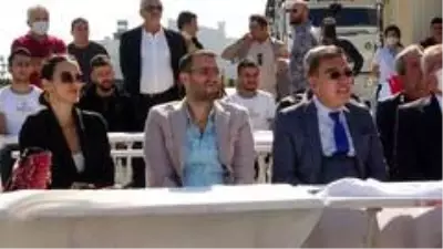 Antalya'dan Bayır Bucak Türkmenlerine yardım tırı
