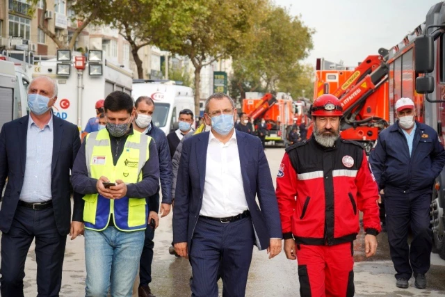 Ayvalık Belediye Başkanı Ergin İzmir'de depremzedelerle buluştu
