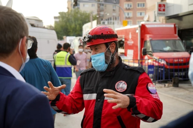 Ayvalık Belediye Başkanı Ergin İzmir'de depremzedelerle buluştu